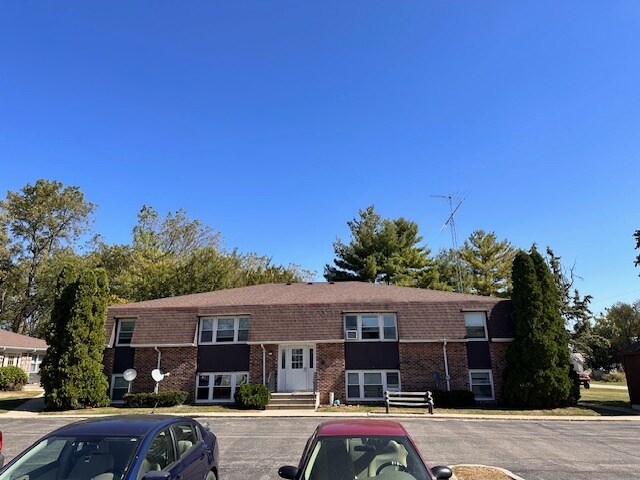 241 Maple St, Paw Paw, IL à vendre - Photo du bâtiment - Image 2 de 7