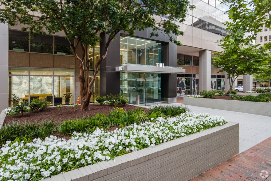 1101 Vermont Ave NW, Washington, DC à louer - Photo du bâtiment - Image 3 de 15