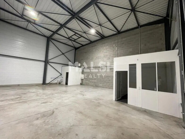 Office in Beauvallon for lease - Interior Photo - Image 2 of 6