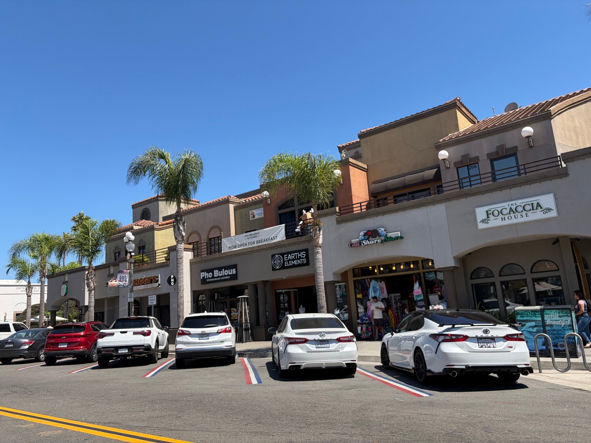 200 Main St, Huntington Beach, CA for lease Building Photo- Image 1 of 3