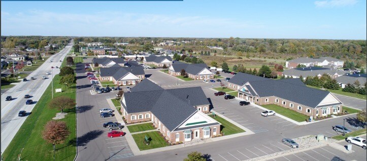 1295 S Linden Rd, Flint, MI à louer - Aérien - Image 1 de 2