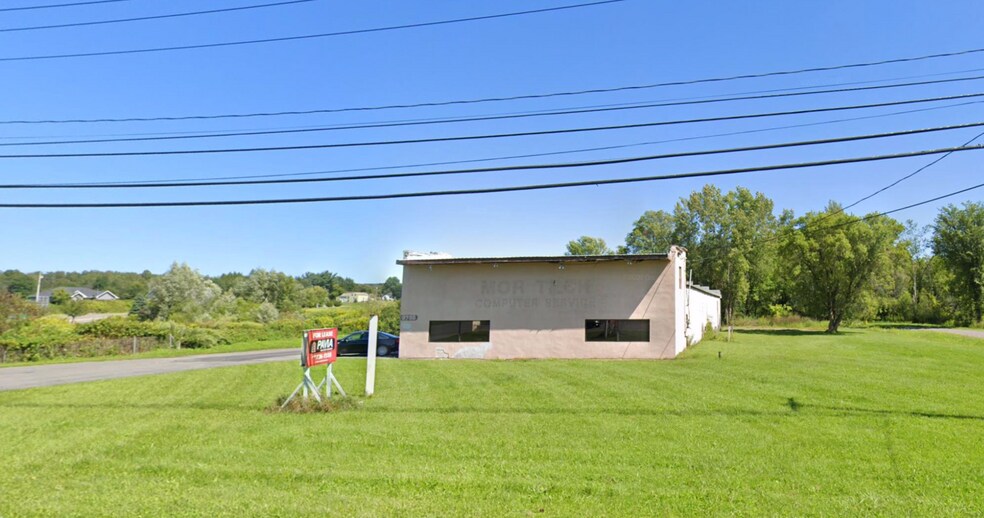 9735 River Rd, Marcy, NY à louer - Photo du bâtiment - Image 2 de 3