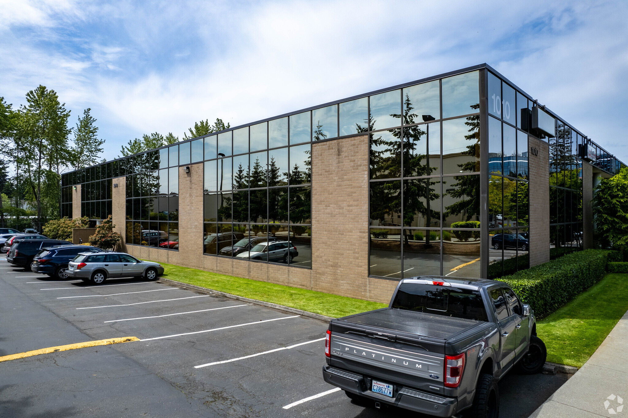 1010 SE Everett Mall Way, Everett, WA for sale Primary Photo- Image 1 of 1