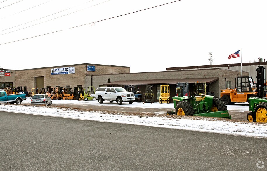 7583 Highway 13 W, Savage, MN à vendre - Photo du bâtiment - Image 2 de 7