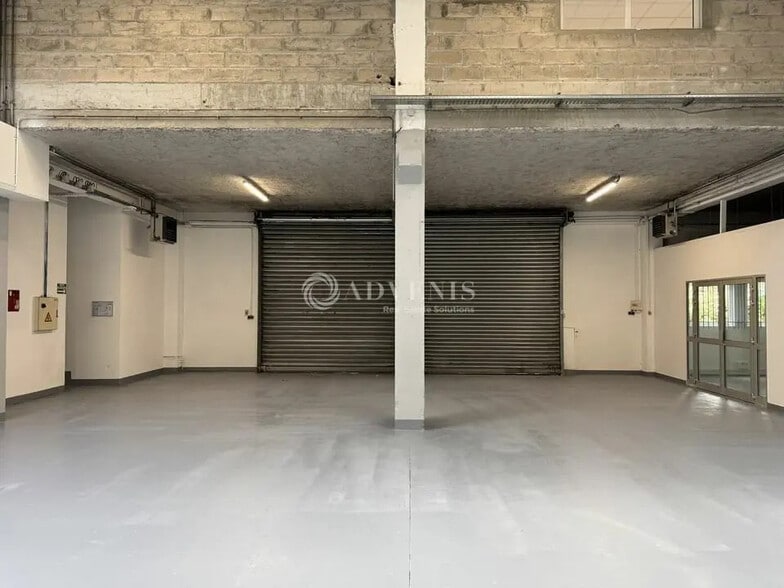 Flex in Aulnay-sous-Bois for lease - Interior Photo - Image 2 of 10