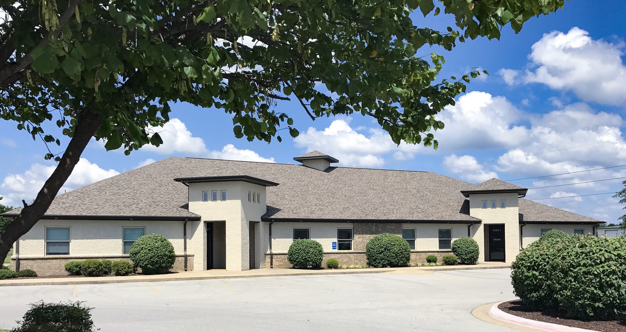 905 SE Village Loop, Bentonville, AR for lease Building Photo- Image 1 of 4