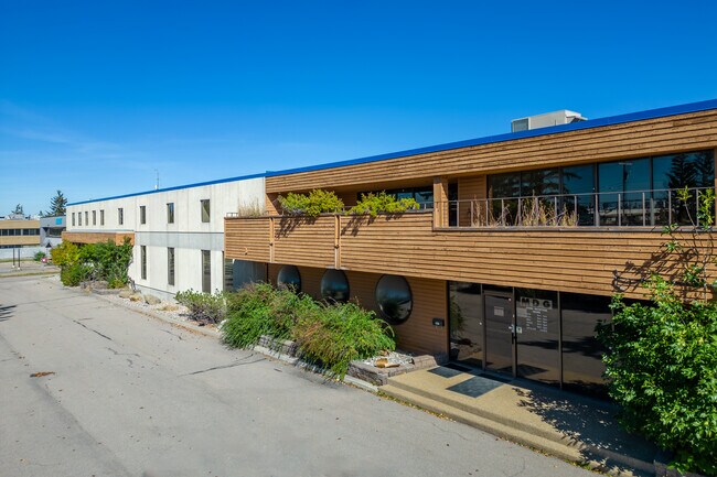 Plus de détails pour 3526 26th St NE, Calgary, AB - Industriel à louer