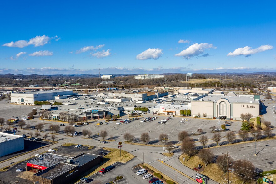 1000 Rivergate Pkwy, Goodlettsville, TN for sale - Aerial - Image 2 of 8