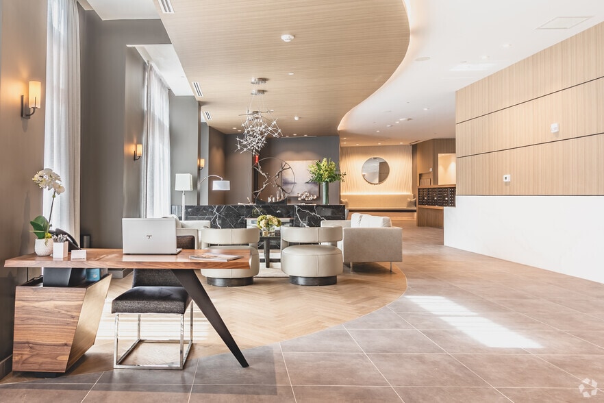 100 Village Sq, Glen Cove, NY for lease - Lobby - Image 2 of 77