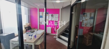 Retail in Villeurbanne for lease Interior Photo- Image 1 of 7