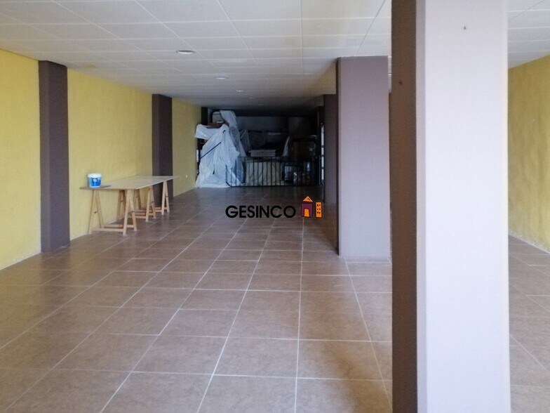 Retail in València for lease - Building Photo - Image 2 of 4