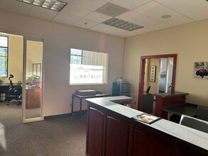 400 SW Bluff Dr, Bend, OR for lease Interior Photo- Image 2 of 7