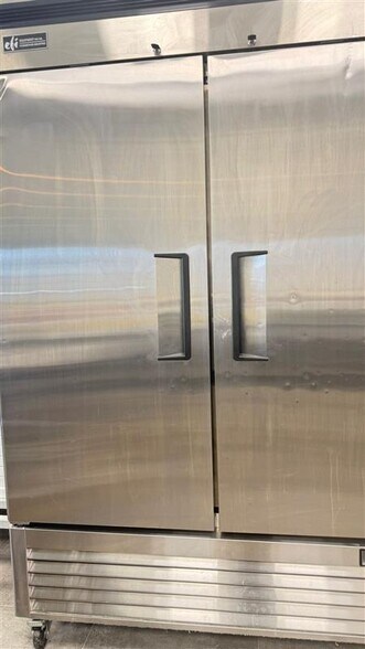 Gateway Blvd & Calgary Trl, Edmonton, AB à vendre - Photo du bâtiment - Image 1 de 1