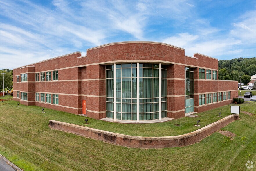 110 Capital Dr, Knoxville, TN à vendre - Photo principale - Image 1 de 18