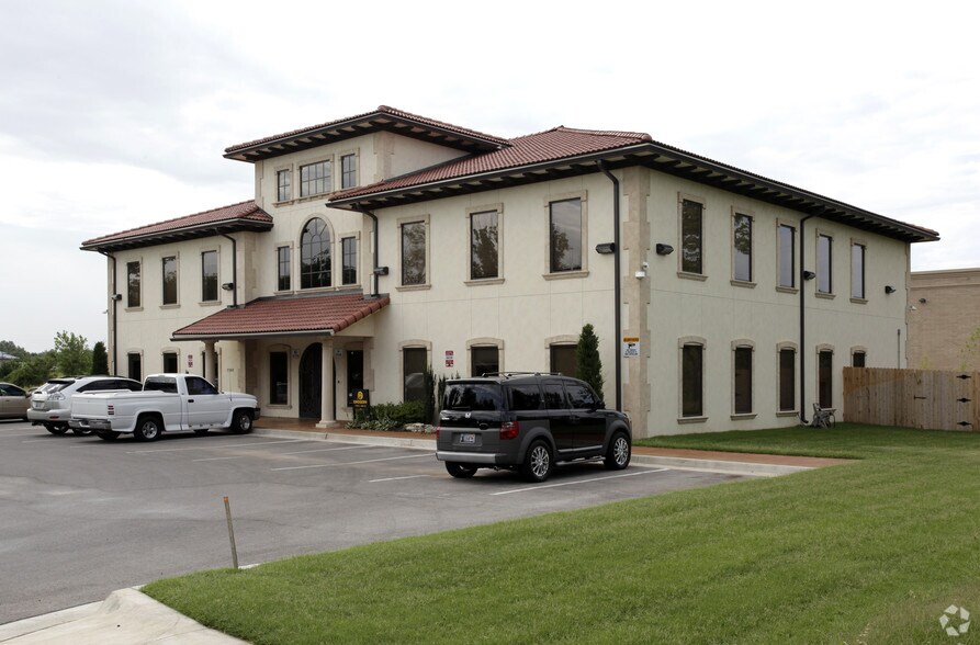 7780 E 106th St S, Tulsa, OK à vendre - Photo du bâtiment - Image 2 de 3