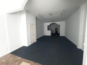 35-71 S Ocean Ave, Patchogue, NY à louer Photo intérieure- Image 2 de 3