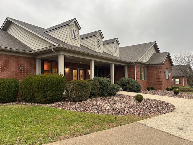 601 Chamberlin Ave, Frankfort, KY à vendre - Photo du bâtiment - Image 3 de 18