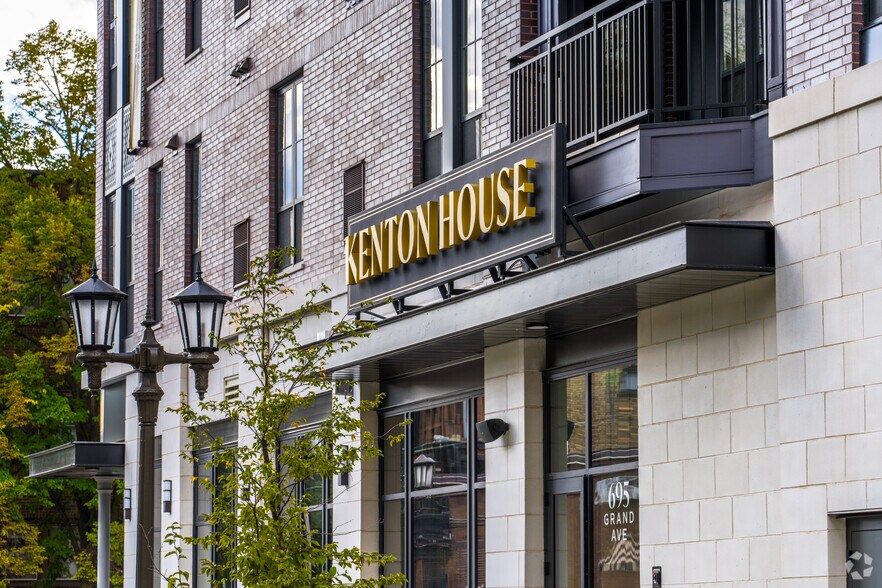 695 Grand Ave, Saint Paul, MN à louer - Photo du bâtiment - Image 2 de 31