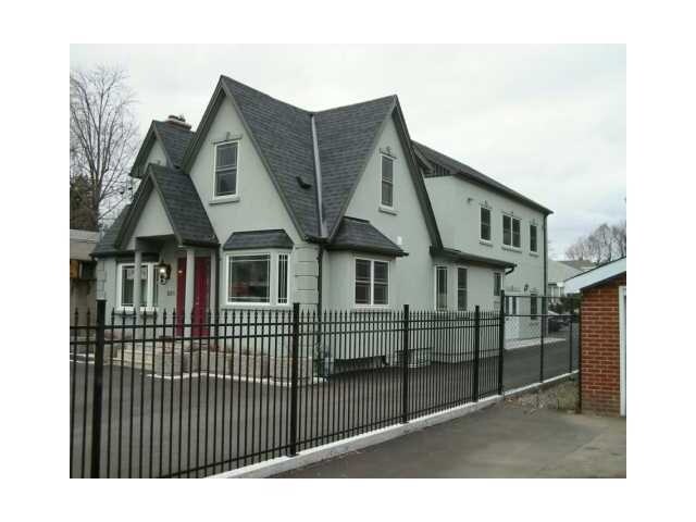 581 Plains Rd E, Burlington, ON à vendre - Photo principale - Image 1 de 1