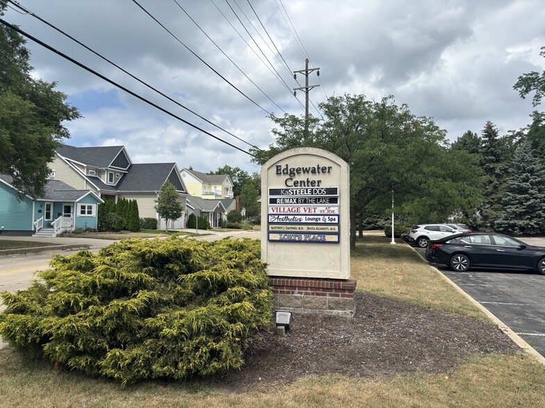 431-445 Upton Dr, Saint Joseph, MI for sale - Building Photo - Image 2 of 10