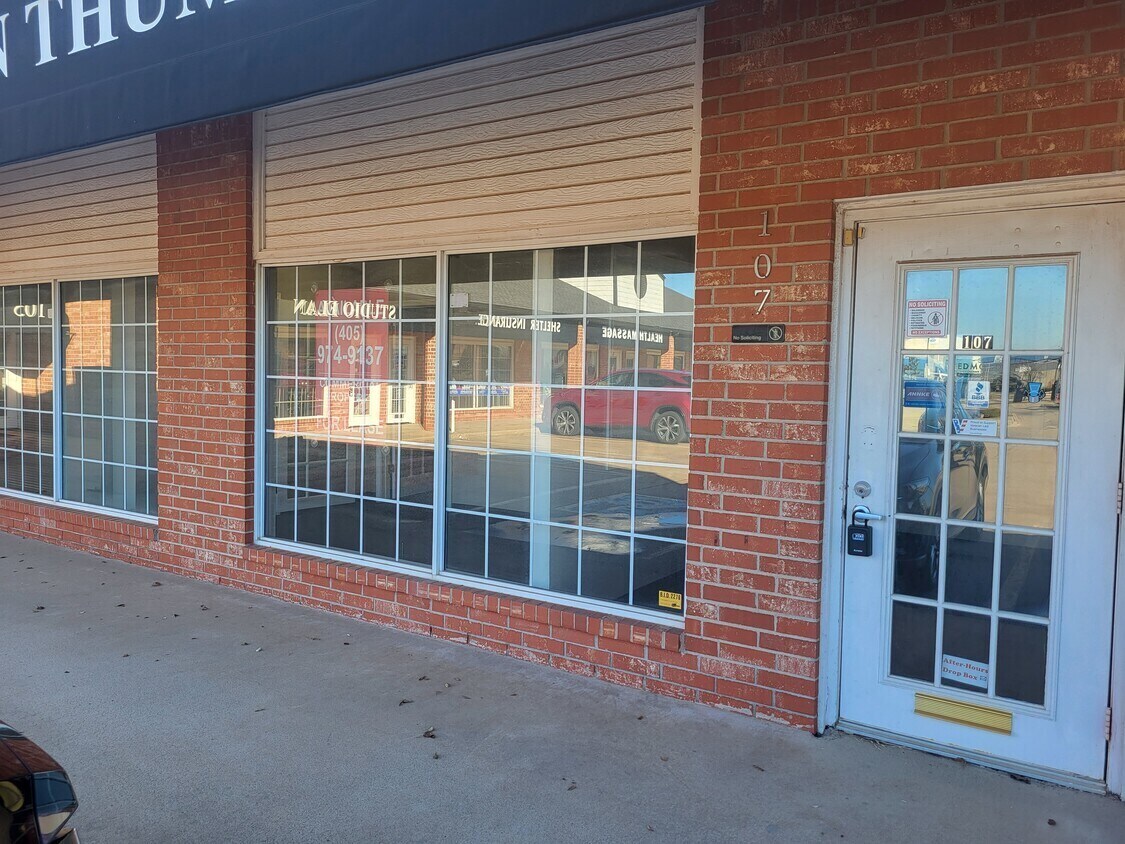 2300 S Broadway, Edmond, OK à louer Photo principale- Image 1 de 9