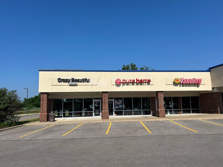 33564 Detroit Rd, Avon, OH à louer - Photo du bâtiment - Image 3 de 3