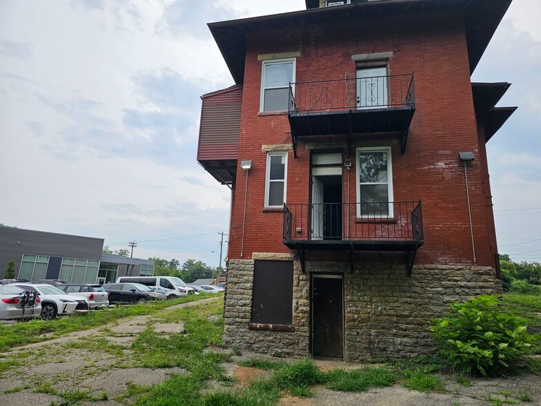 3636 Reading Rd, Cincinnati, OH for sale - Building Photo - Image 3 of 16