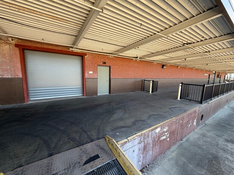 3501 1st Ave N, Birmingham, AL à louer - Photo du bâtiment - Image 3 de 4