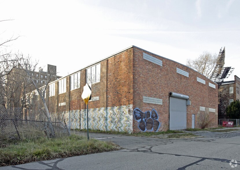 38-60 Hendrie St, Detroit, MI à vendre - Photo du bâtiment - Image 2 de 3
