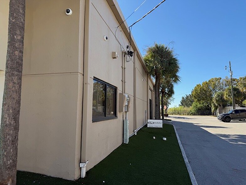 3474-3476 SW 15th St, Deerfield Beach, Deerfield Beach, FL à vendre - Photo du bâtiment - Image 3 de 13