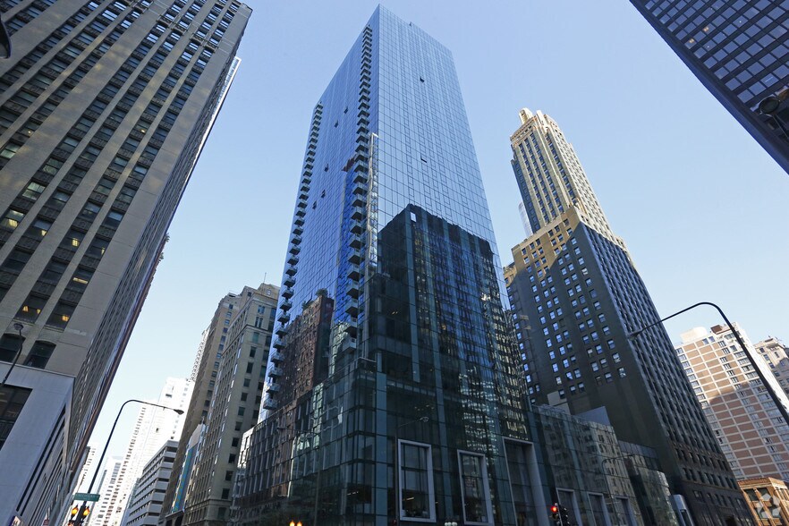 200 N Michigan Ave, Chicago, IL à louer - Photo du bâtiment - Image 2 de 2