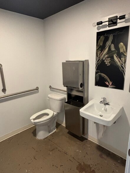 3829-3835 Main St, Kansas City, MO for lease - Interior Photo - Image 3 of 10