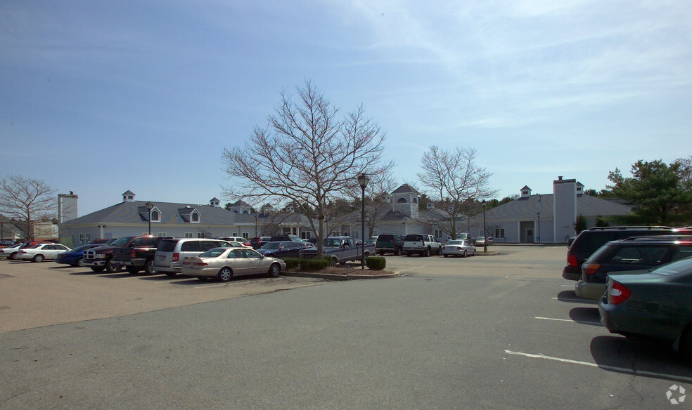 2005-2007 Bay St, Taunton, MA for lease - Building Photo - Image 3 of 9