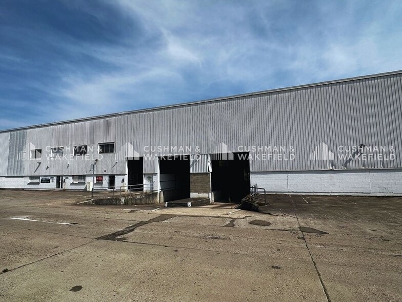 Industrial in Strasbourg for lease - Building Photo - Image 1 of 9