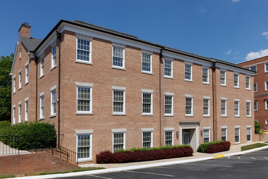 4315 50th St NW, Washington, DC for lease - Building Photo - Image 3 of 26