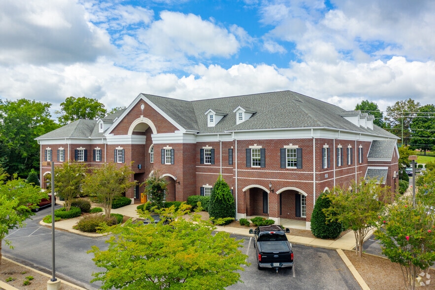 100 Country Club Dr, Hendersonville, TN for sale - Primary Photo - Image 1 of 11