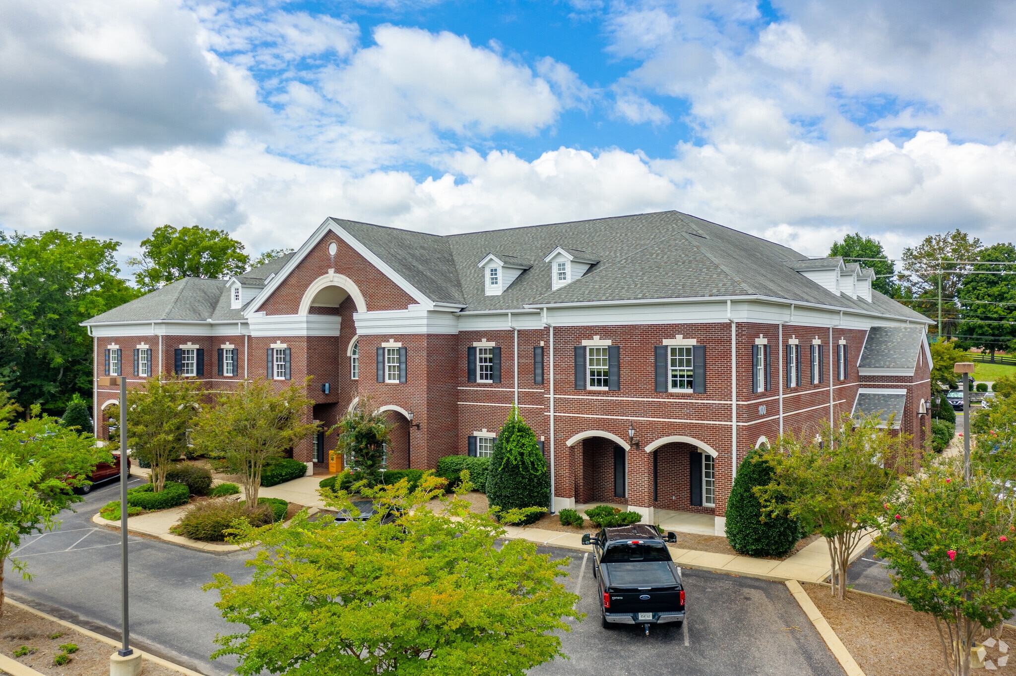 100 Country Club Dr, Hendersonville, TN for sale Primary Photo- Image 1 of 12