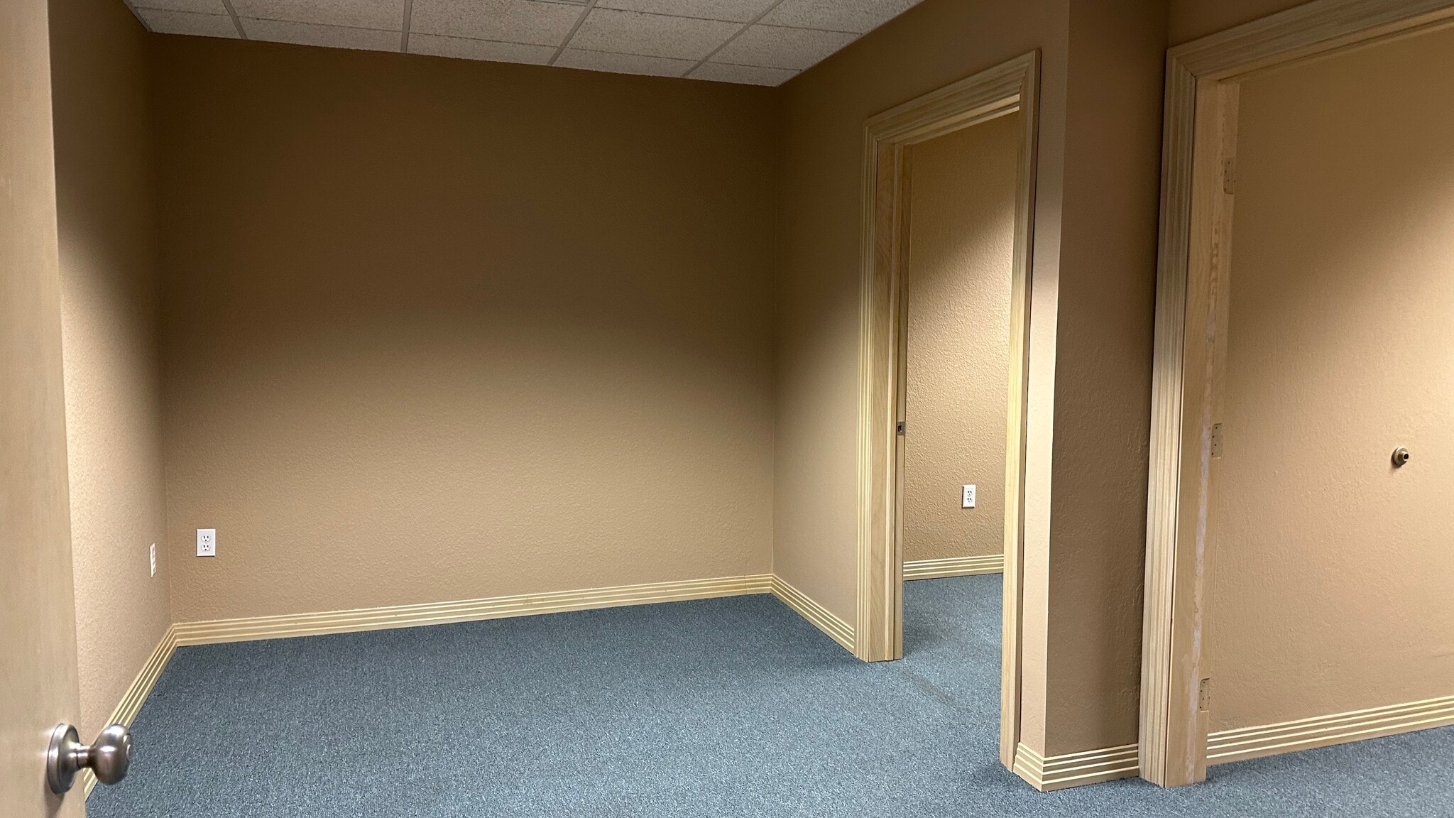 N922 & N926 Tower View Dr, Greenville, WI for lease Interior Photo- Image 1 of 7