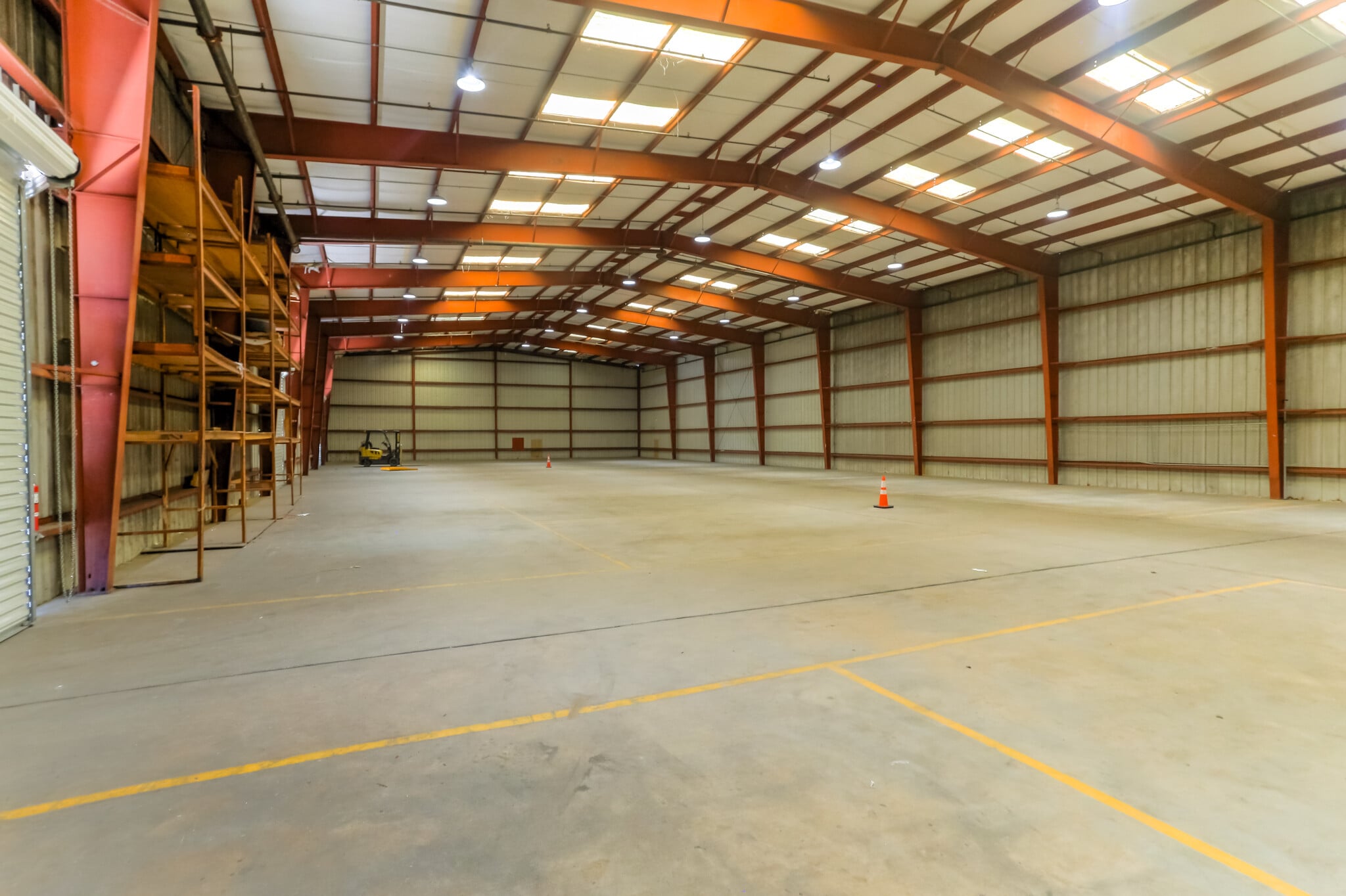 125 Lurton St, Pensacola, FL for lease Interior Photo- Image 1 of 27