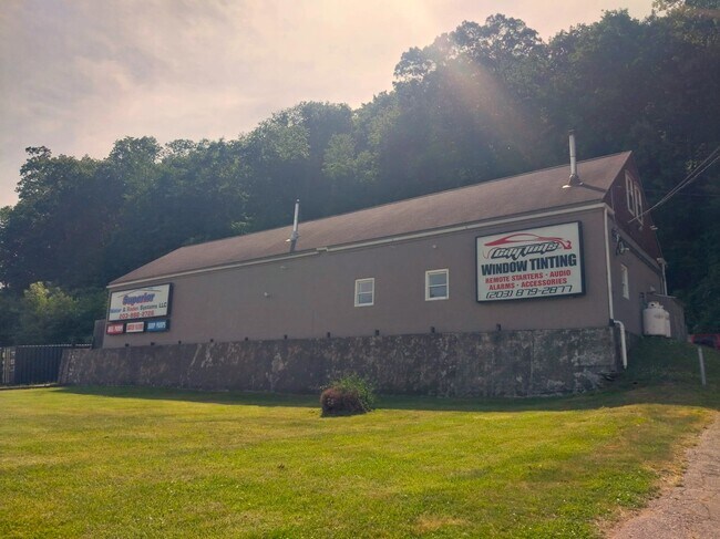 Plus de détails pour 688 Derby Ave, Seymour, CT - Industriel à louer