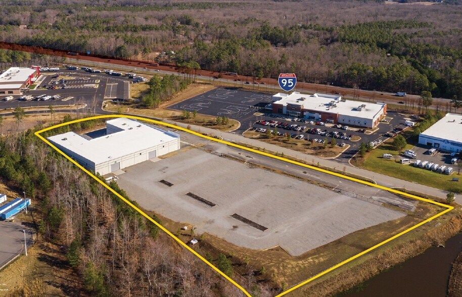 12195 Harley Club Dr, Ashland, VA à vendre - Photo du bâtiment - Image 1 de 11