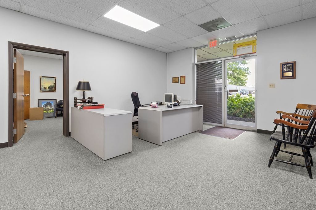 8004-8008 Castleway Dr, Indianapolis, IN à vendre Photo intérieure- Image 1 de 10