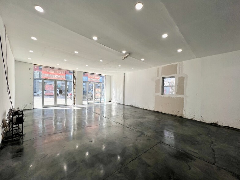 148 Flushing Ave, Brooklyn, NY for lease - Interior Photo - Image 3 of 10
