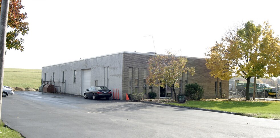 7625 Bond St, Solon, OH à vendre - Photo du bâtiment - Image 3 de 3