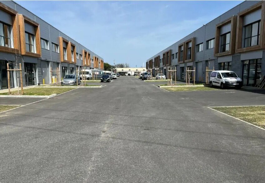 Industriel dans Toulouse à louer - Photo du bâtiment - Image 2 de 4