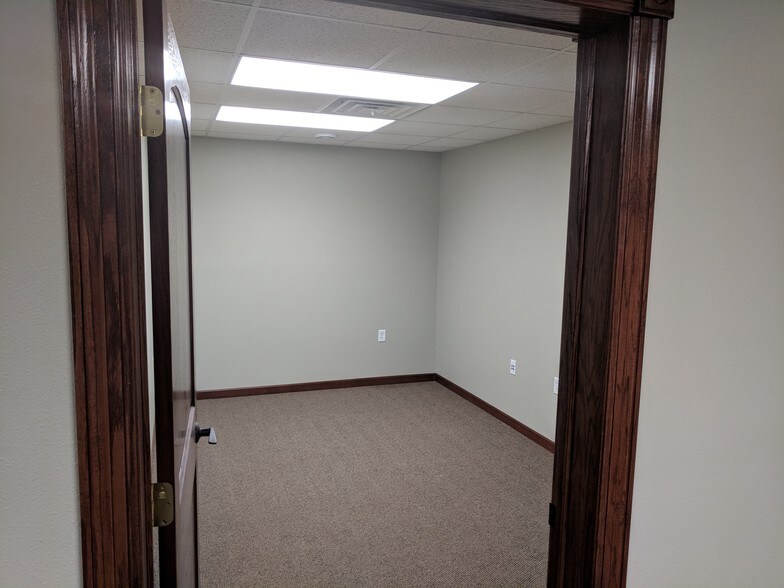 223 Central Ave W, Clarion, IA à vendre - Photo intérieure - Image 3 de 11