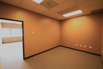 695 S Colorado Blvd, Denver, CO for lease Interior Photo- Image 1 of 6