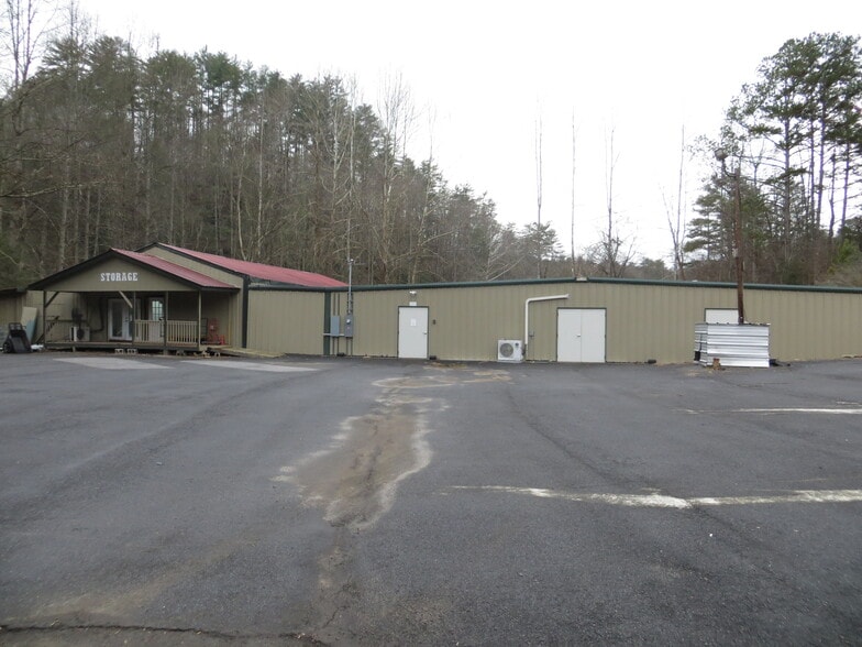 3875 Tails Creek Rd, Ellijay, GA for sale - Primary Photo - Image 1 of 11
