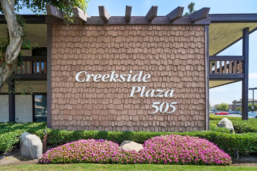 Creekside Plaza - Loft