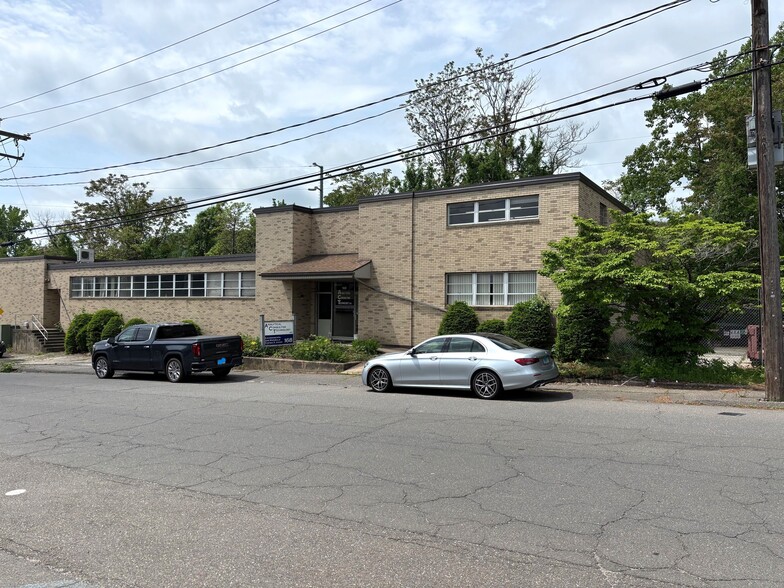 168 Railroad Hill St, Waterbury, CT for sale - Building Photo - Image 1 of 5